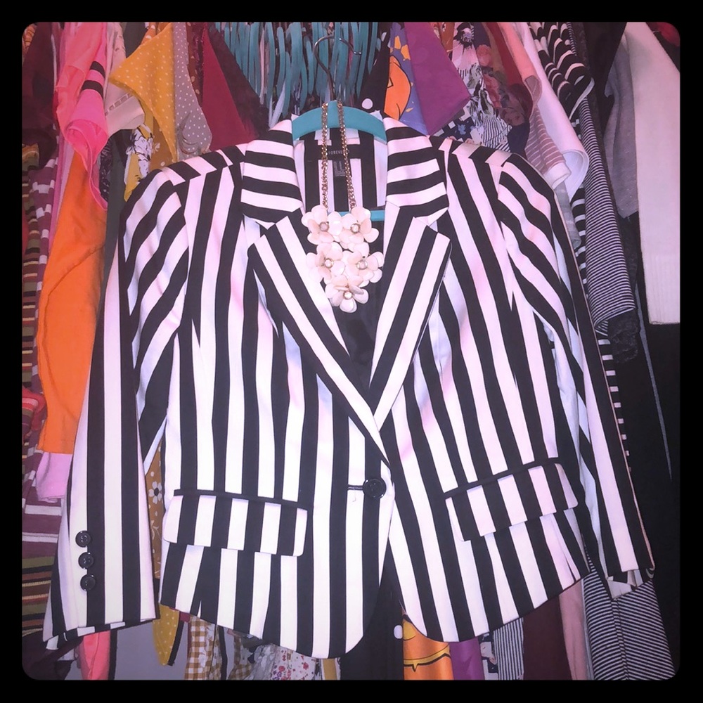 Sexy  striped cropped 3/4 sleeve blonde blazer